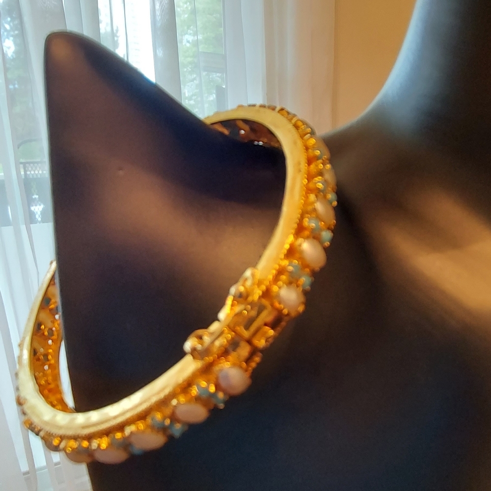 Beautiful Gold tone costume bangle bracelet